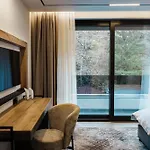семеен рай Hotel