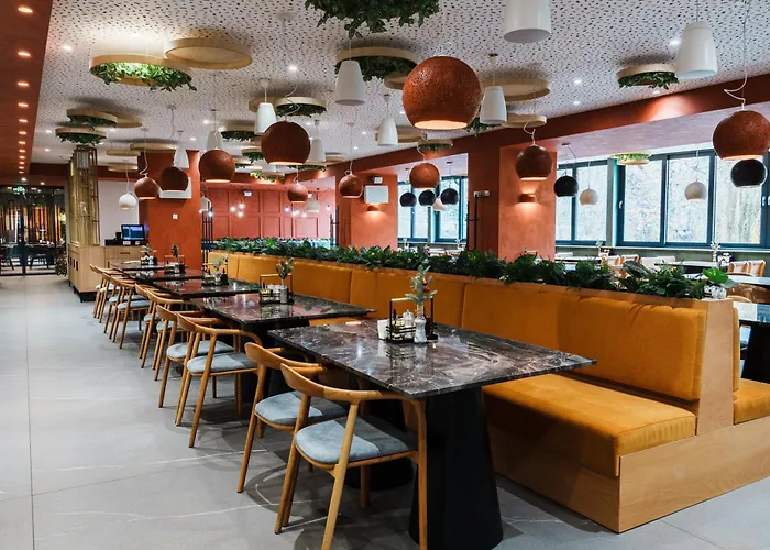 Hotel семеен рай